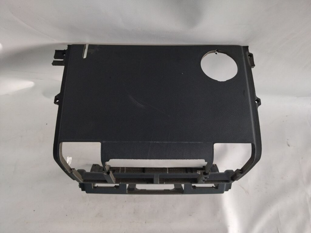 накладка панели приборов б/у - 2